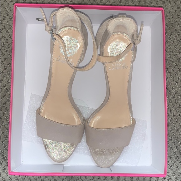 Vince Camuto heels - Picture 2 of 2